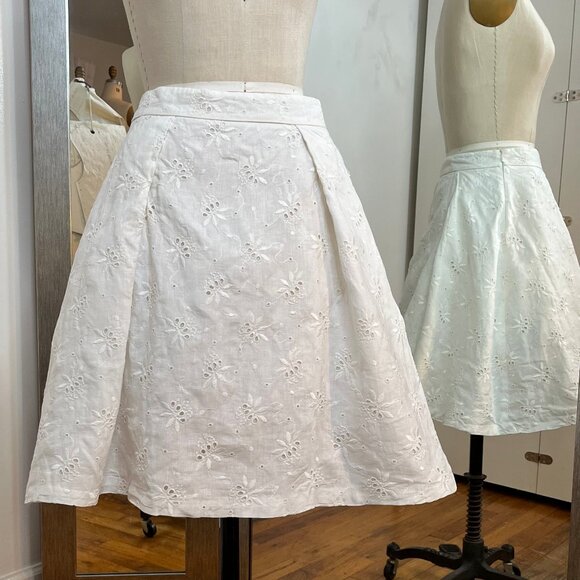 Flavio Castellani White Embroidered A-Line Skirt with petticoat slip, Size 42 - Picture 1 of 6